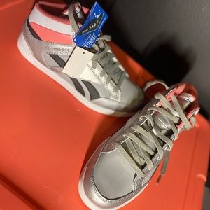 Reebok gym shoes *new*